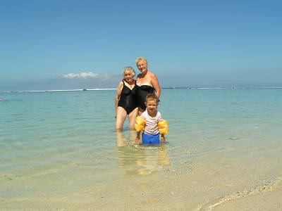 a la R�union avec ma m�re et mon petit-fils